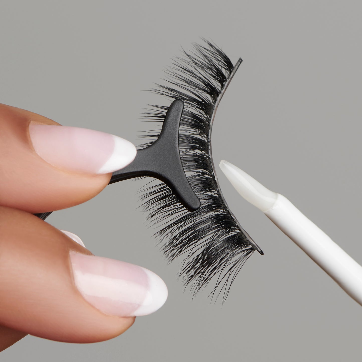 Lash Adhesive